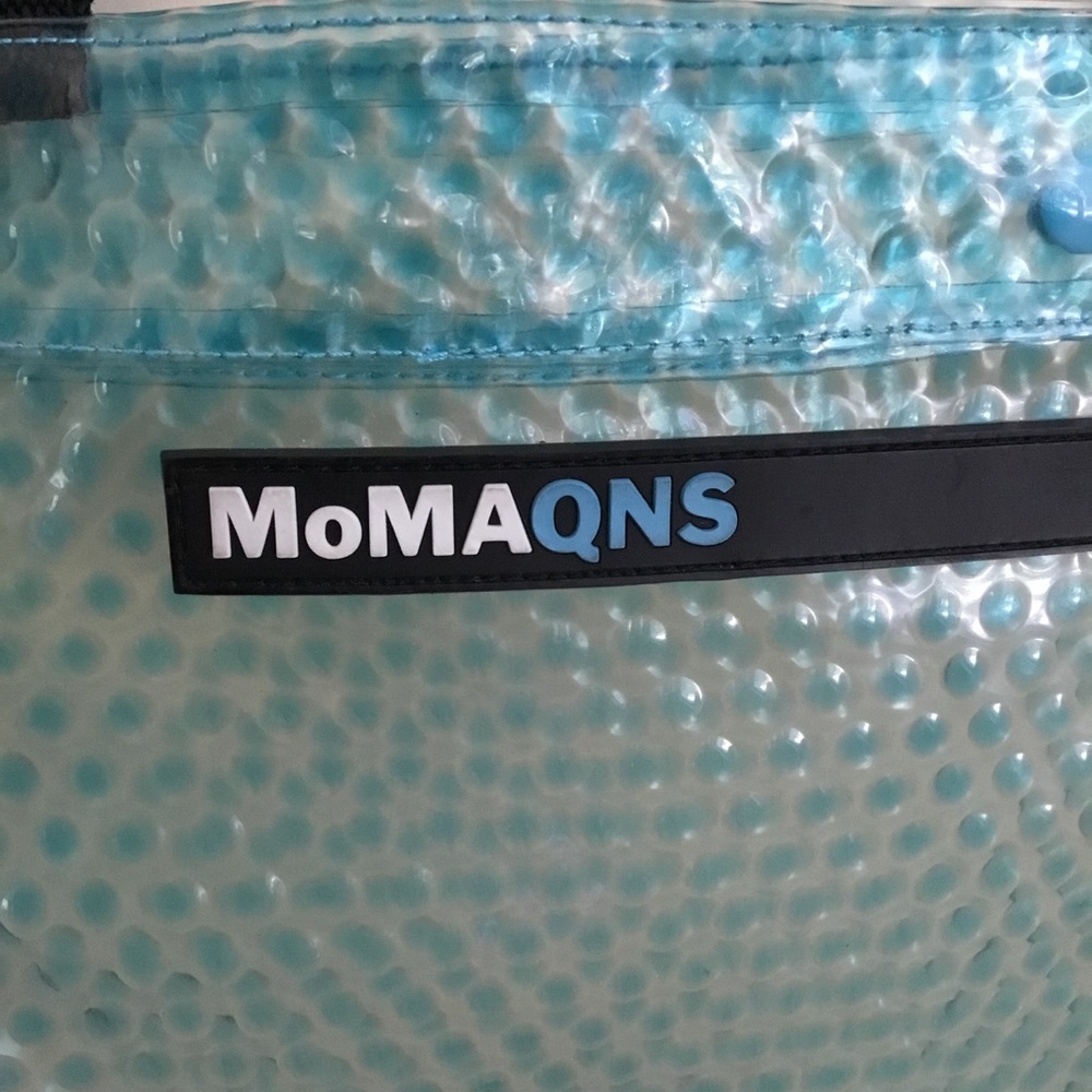 MoMA Museum of Modern Art Queens Clear Bubble Crossbody Bag - Picture 6 of 9